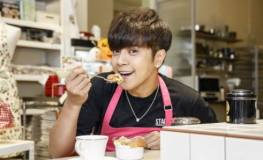 娱乐吃瓜酱男友送外卖,娱乐吃瓜酱男友的甜蜜送餐日常